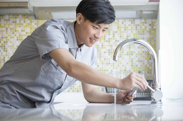 Les tarifs des plombiers à Orchies : comment trouver le meilleur rapport qualité-prix ?